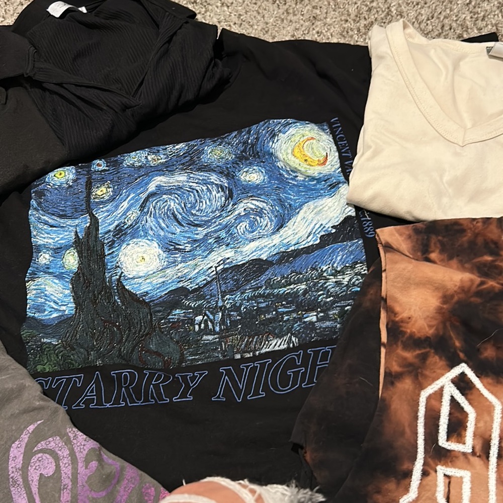 6 cute t-shirts. 3 are soft cropped shirts, and 3 are graphic tees. - Picture 3 of 4